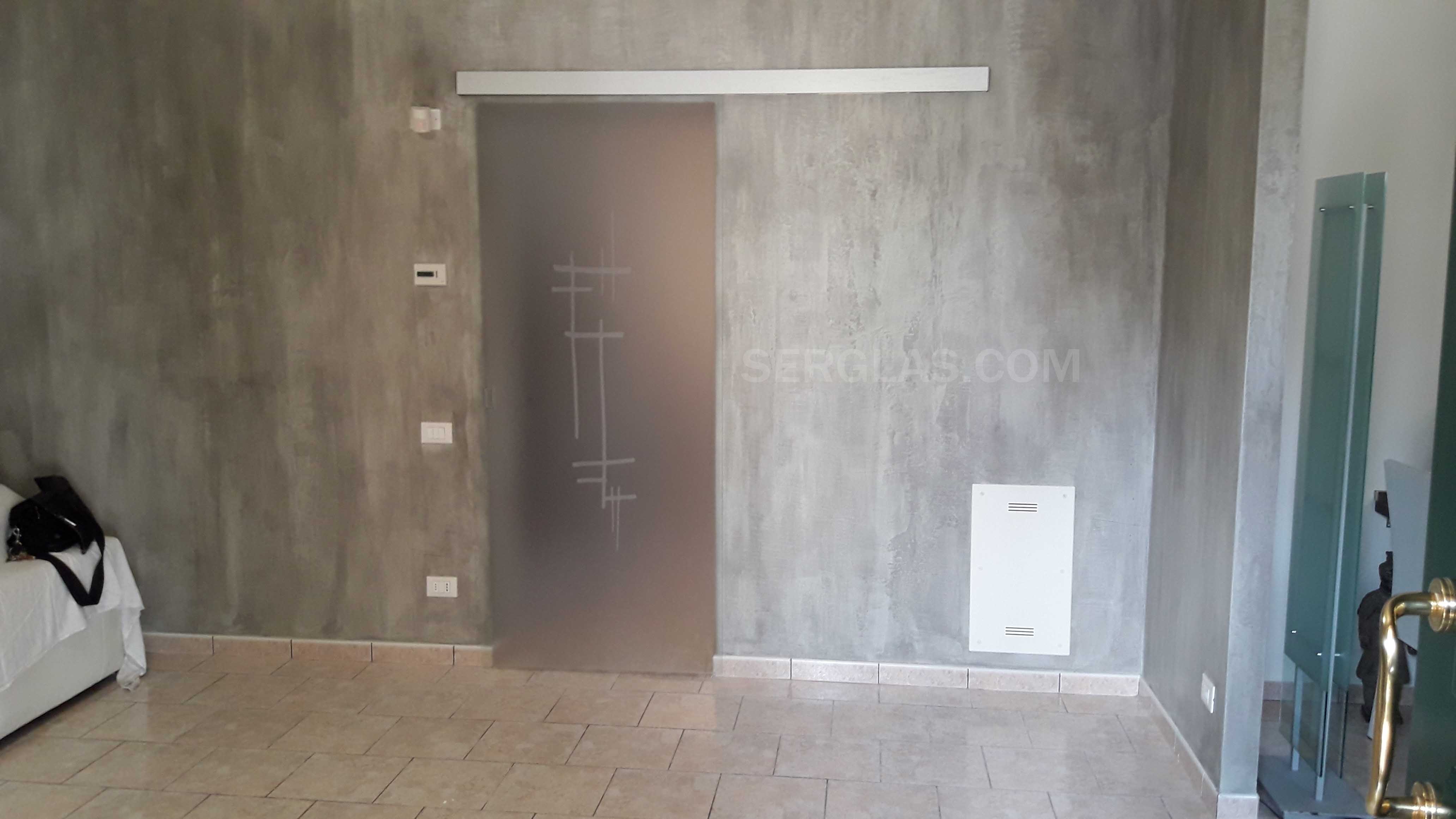 porte a vetri quadri immagini stampe su porte Modello sabbiato L 11 Porta scorrevole acidata scorrevole esterna veletta alluminio serglas realizzata su misura vetrovicenza bergamo verona rovigo reggio emilia porta a vetro scorrevole design immagine stampata vetreria verona vetreria vicenza vetreria arzignano vetreria padova scrigno eclisse porte tuttovetro